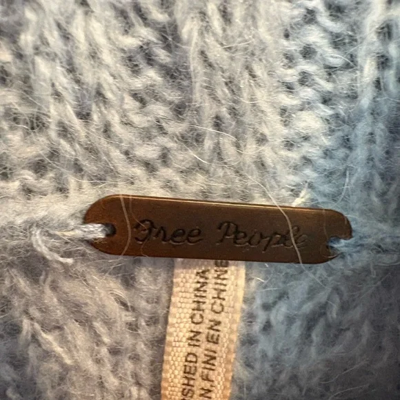 Free People Complex Distressed Light Grey Blue Cable Turtleneck Sweater Sz S - Picture 5 of 9